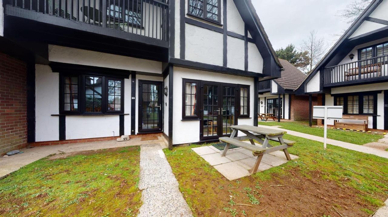 25 Tudor Court, Tolroy Manor 海尔 外观 照片